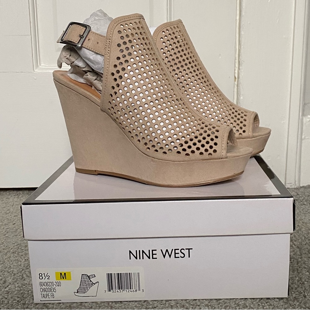 NIB Nine West Peep Toe Wedges, Size 8.5M, Taupe